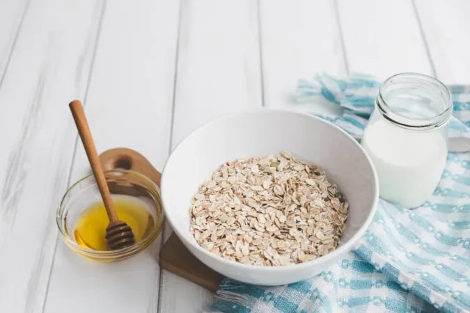 oatmeal for skin and for bighting skin